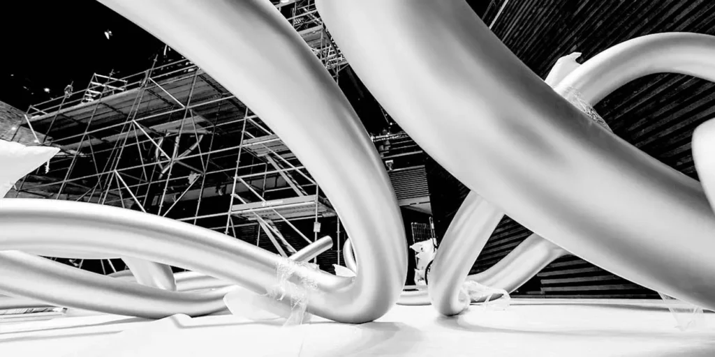 Orgelbau Montage im Musiikkitalo Helsinki. Vorbereitung der Prospektpfeifen.